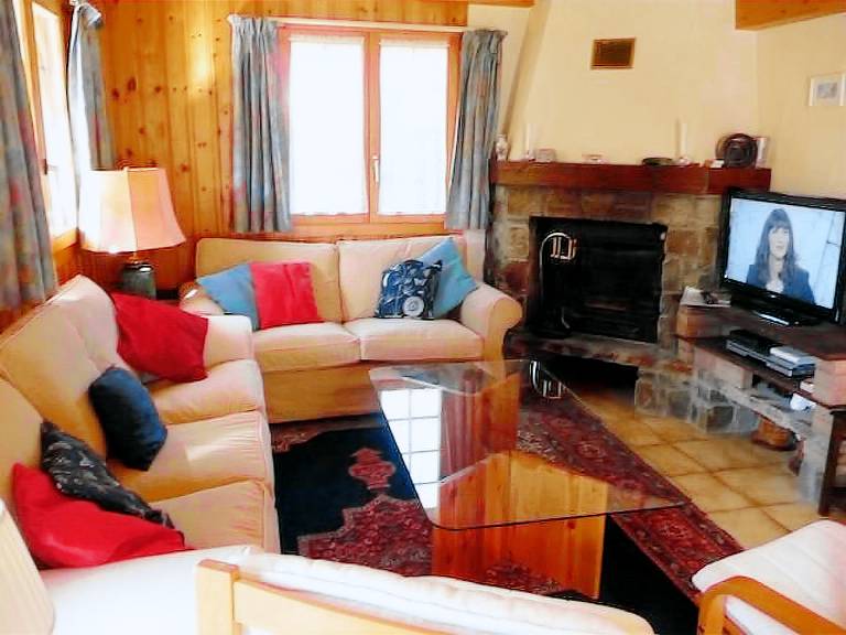 Fully equipped nice vacation home with yard & barbeque | Nature view | Dogs allowed — photo 4