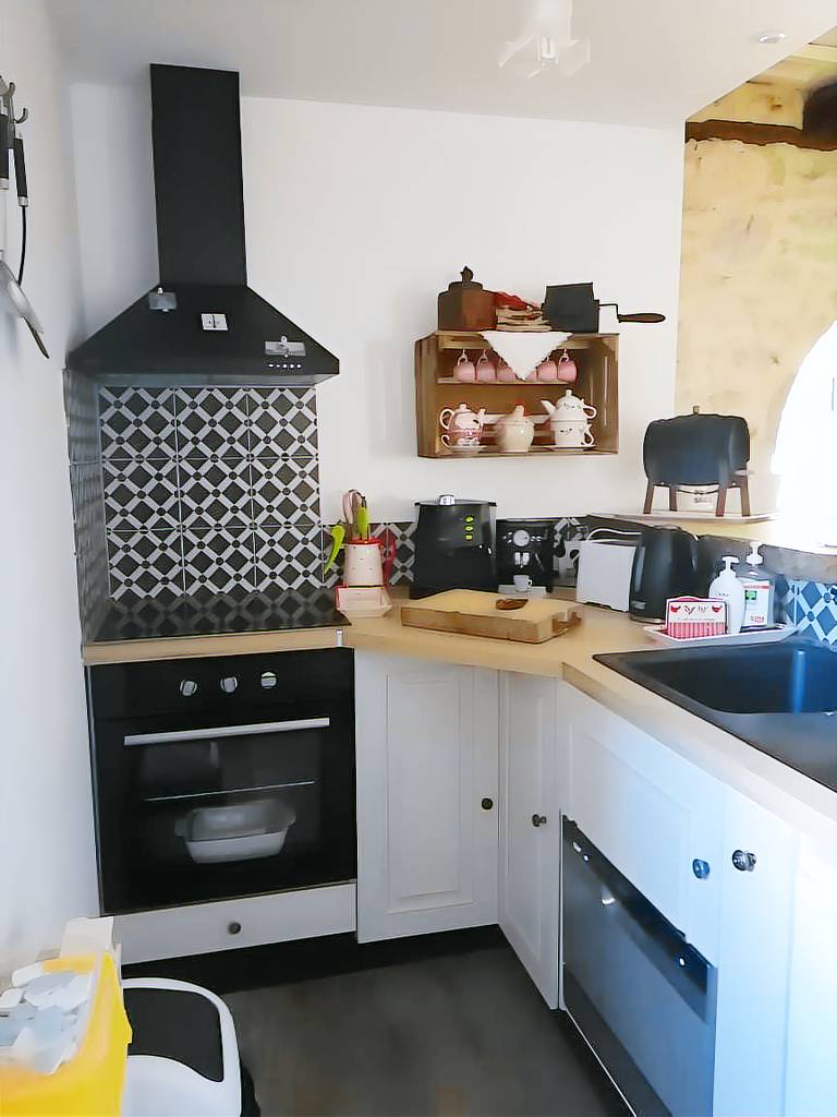 Gîte Petit Gouffre d'Amour with Private Garden, Wi-Fi, and Air Conditioning — photo 2