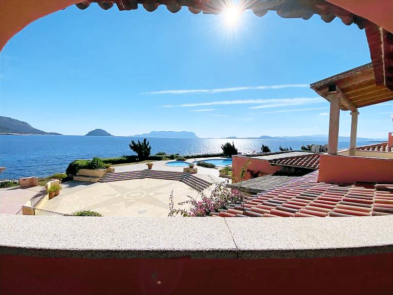 Rental apartment with pool | Water view — photo 3