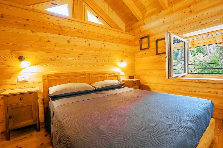 Chalet with yard & barbeque | Nature view — photo 4