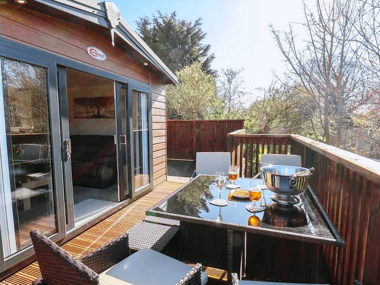 Cottage with jacuzzi & yard | Beach view in Scarborough