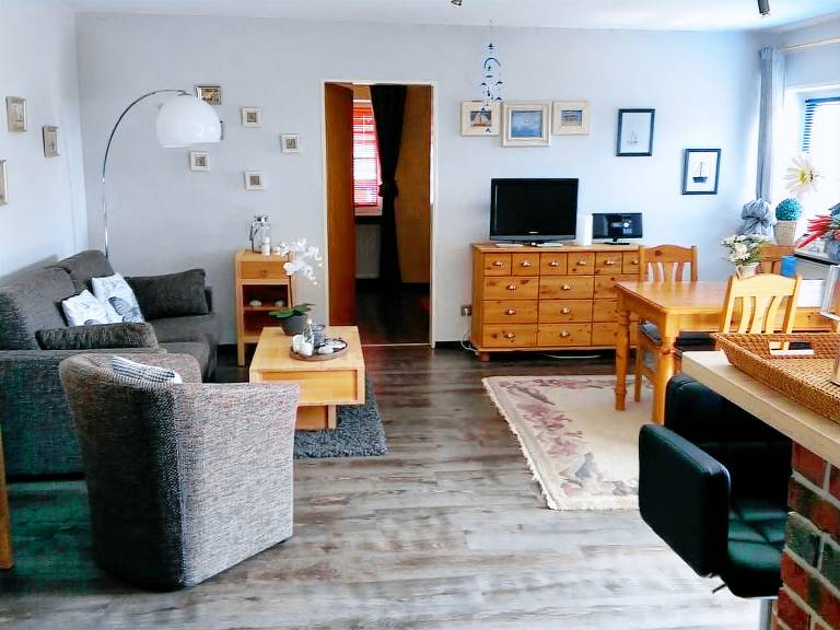 Holiday apartment with terrace — photo 2