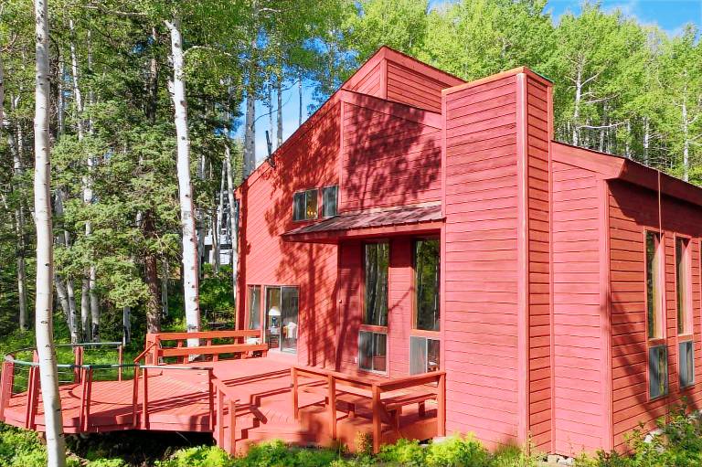 Child-friendly beautiful vacation home with grill | Lake view | Pets are welcome in Durango, CO