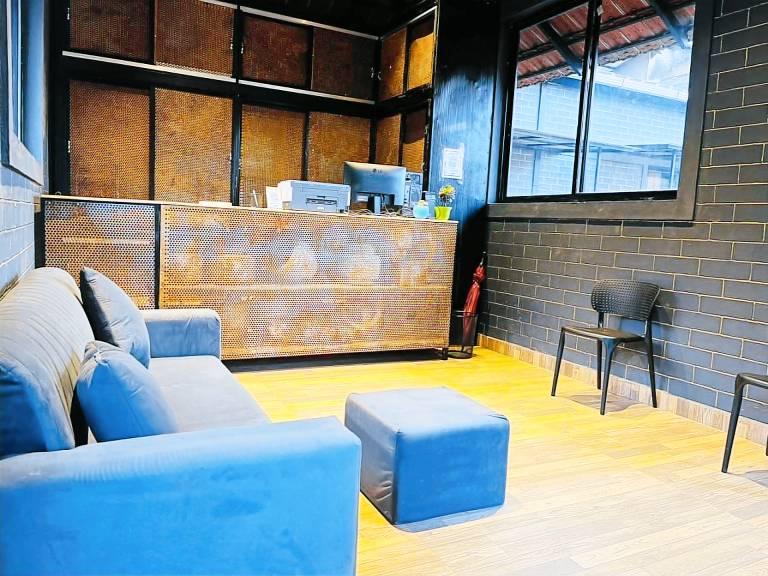 At Venue Groups — photo 3