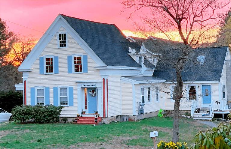 House  Salem