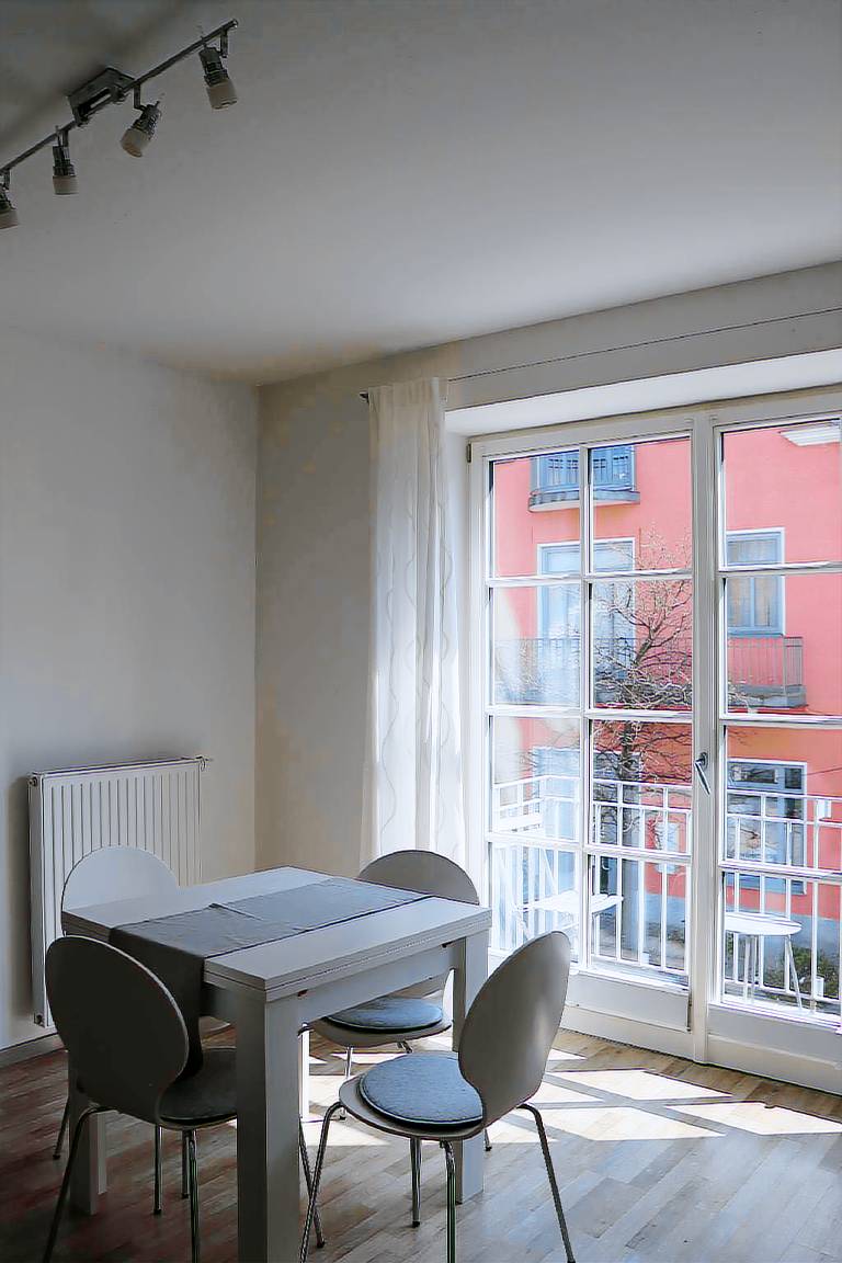 Apartment with patio — photo 3