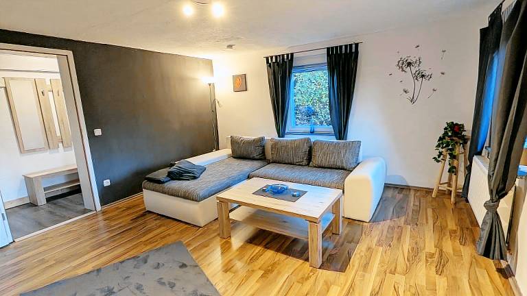 Ruhige Ferienwohnung mit Terrasse