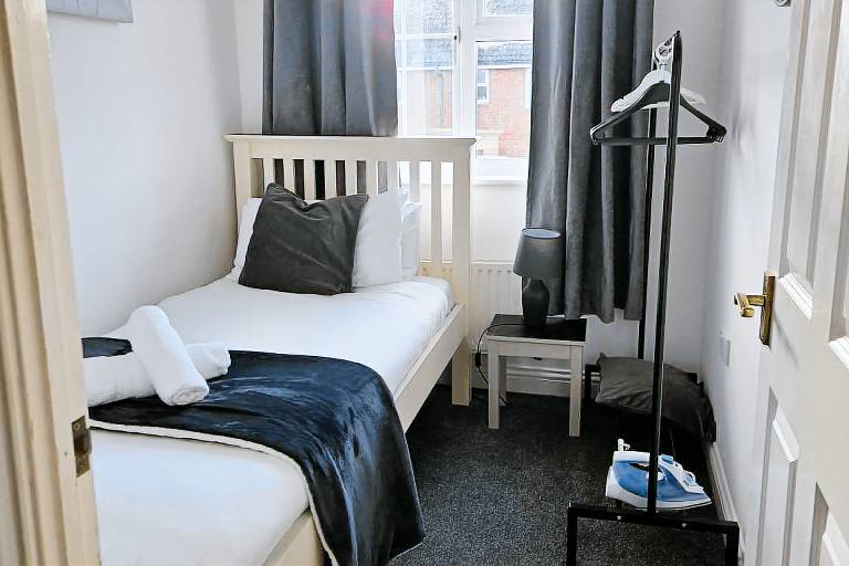 Bishopswood-Sleeps 6-Garden-Pets-Parking-WiFi — photo 4