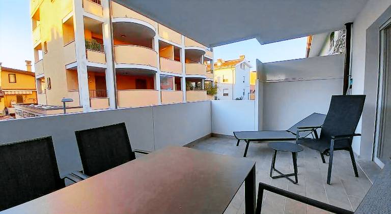 Rental apartment with terrace — photo 3