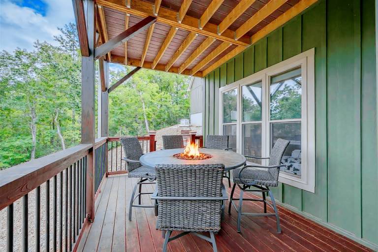 Mountain View Retreat A Lake Lure Destination with Amazing Views — photo 4