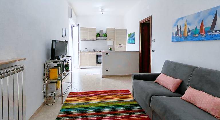 Holiday apartment with 2 rooms for 6 persons — photo 2