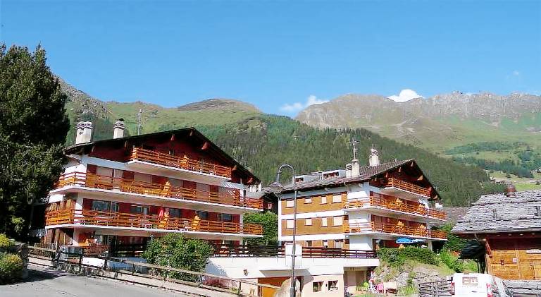 Apartment with sauna, grill & terrace in Bagnes