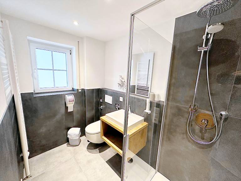 Doppelzimmer Dusche WC 1 Schlafraum