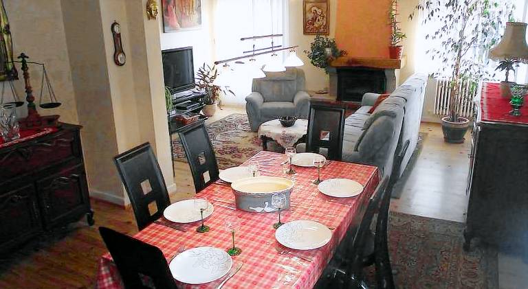 Apartment with patio & yard — photo 3