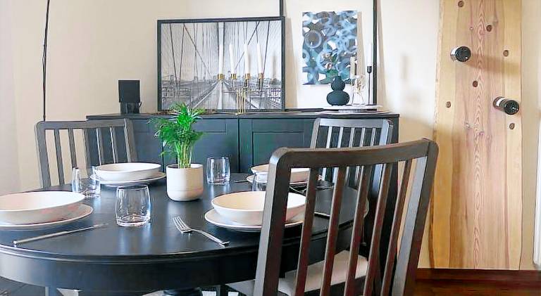 House with hot tub | Pet-friendly — photo 2