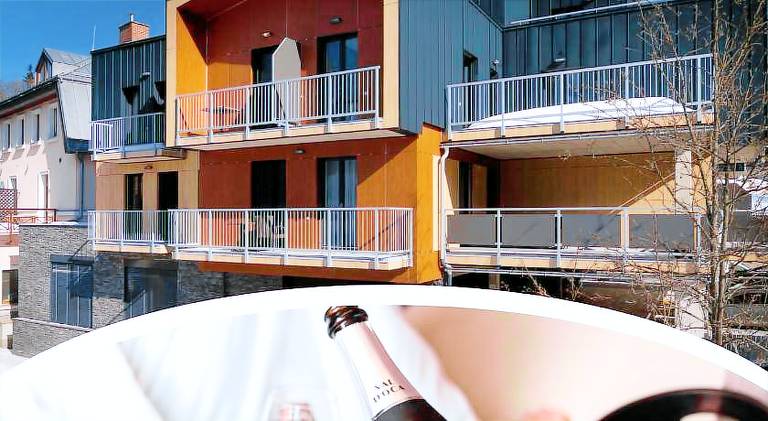 Holiday apartment with patio, sauna & jacuzzi in Spindleruv Mlyn