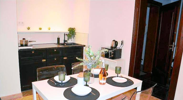 Apartment with patio — photo 5