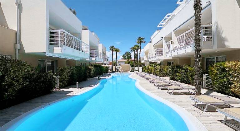 Pleasant holiday apartment with pool | Next to the beach | Pets are welcome in Jesolo