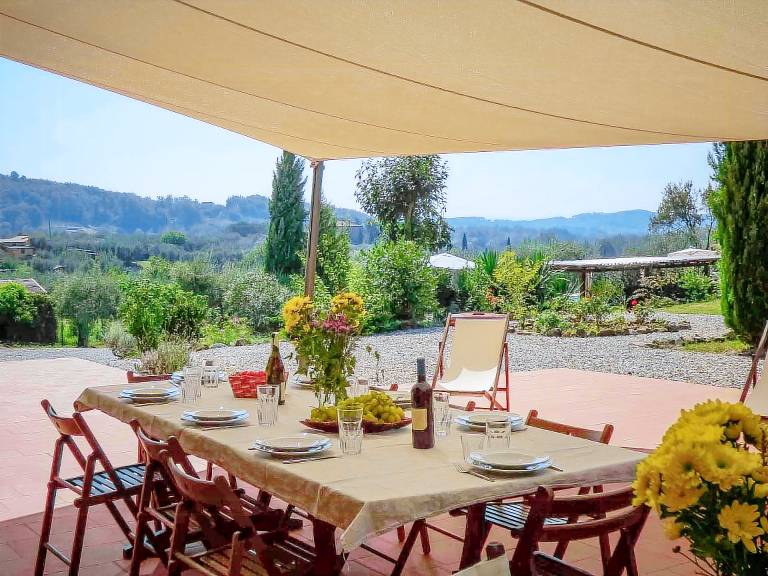 Vacation home with terrace, private pool & yard — photo 3