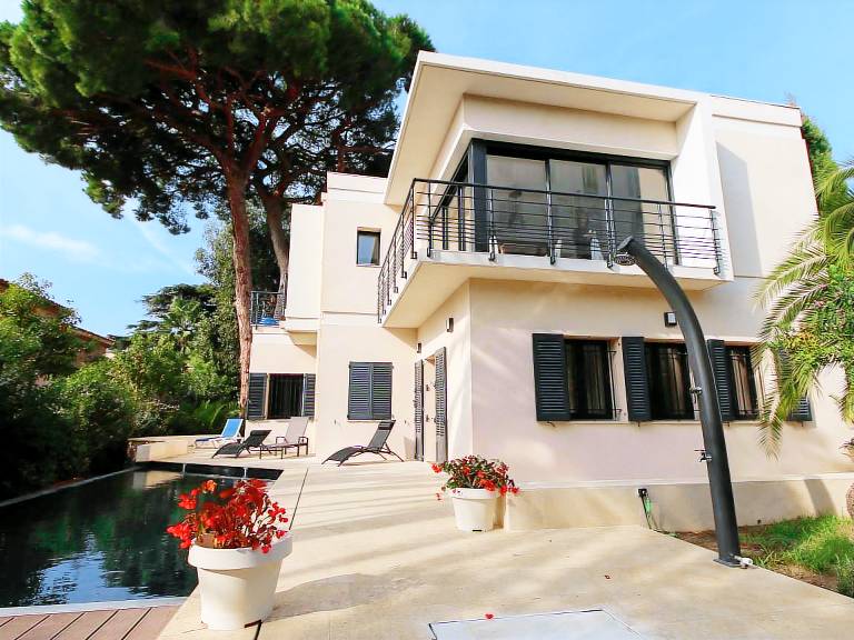 House with private pool, terrace & garden — photo 3