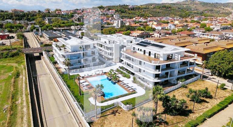 Apartment with pool in Roseto degli Abruzzi
