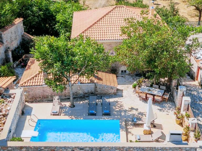 Fully equipped villa with garden, patio & BBQ | Garden view | Suitable for remote work | Dogs allowed — photo 4