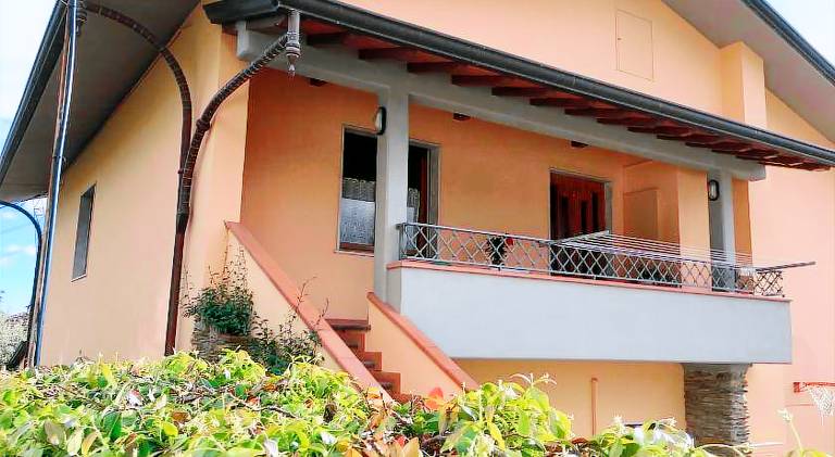 Rental apartment with 2 rooms for 4 persons in Carrara
