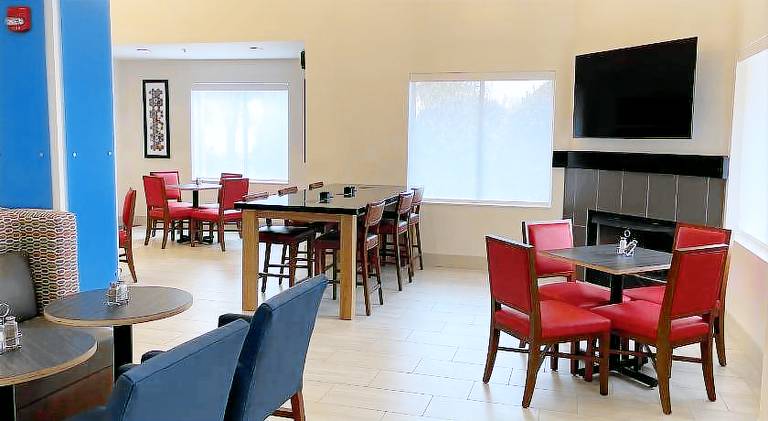 Holiday Inn Express Hotel & Suites Bluffton at Hilton Head Area By IHG — photo 5