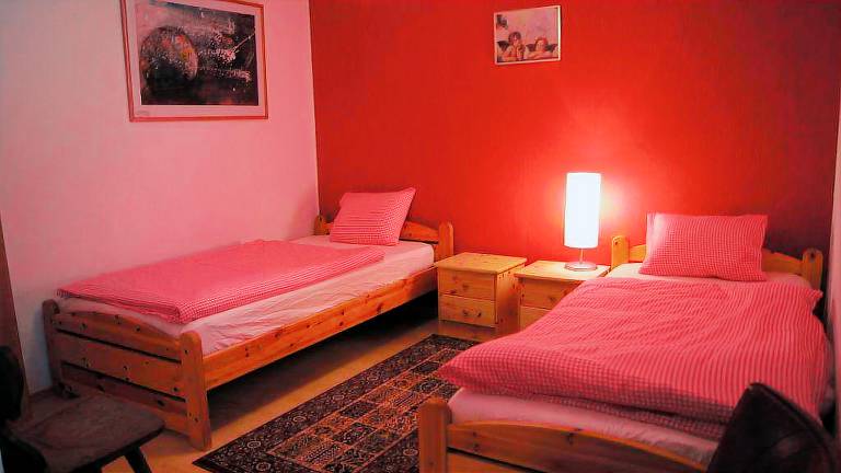 Rental apartment with garden & patio — photo 4