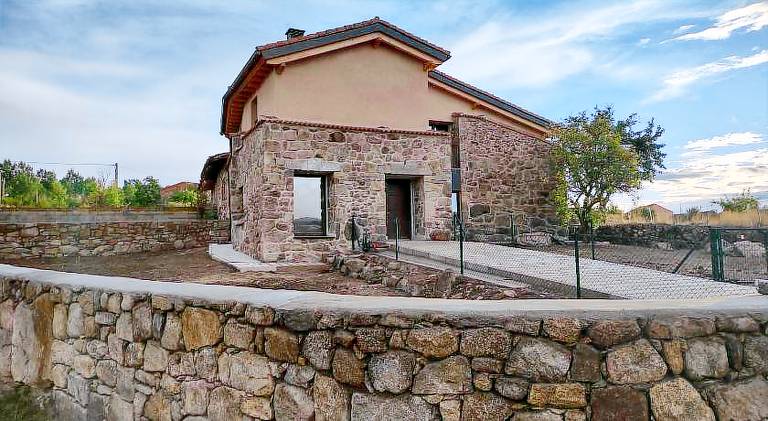House with patio in Ávila