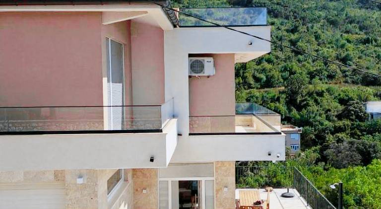 Villa with pool in Ulcinj
