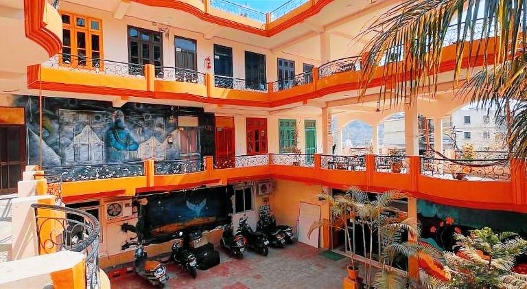 Live Free Hostel Rishikesh in Rishikesh