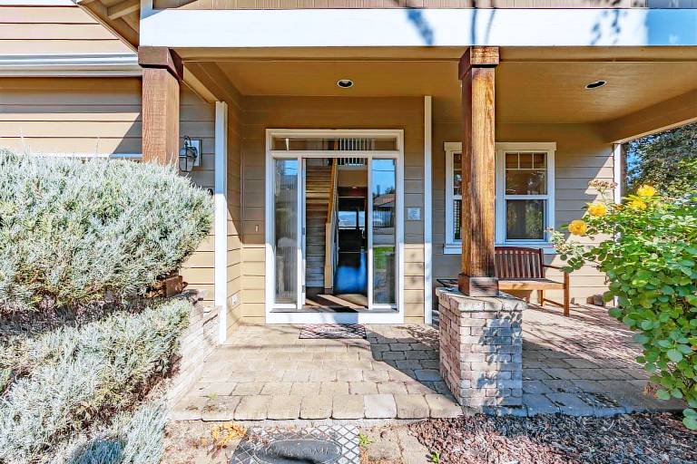 Family-oriented vacation home with patio | Dogs allowed — photo 3