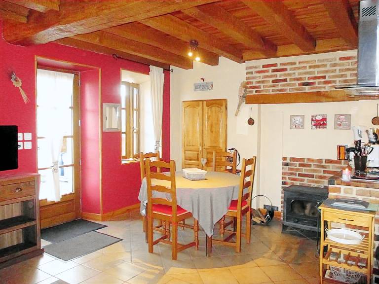 Gite with patio & yard — photo 5