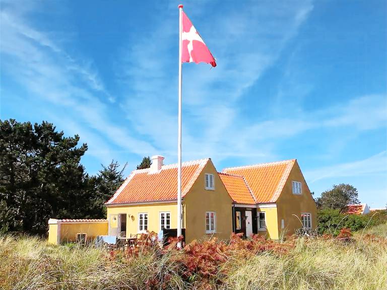 Family-friendly house with patio, yard & BBQ | Perfect for remote work | Pet-friendly in Skagen