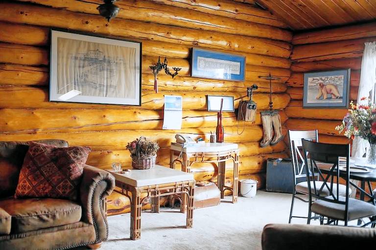 Lodge Steele Creek