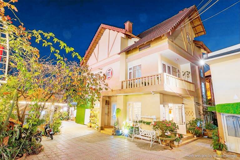 Villa with yard & barbecue in Da Lat