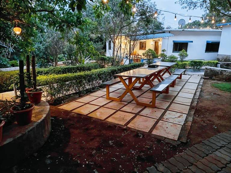 Lovely house with garden, private pool & barbeque | Pets allowed in Vasai