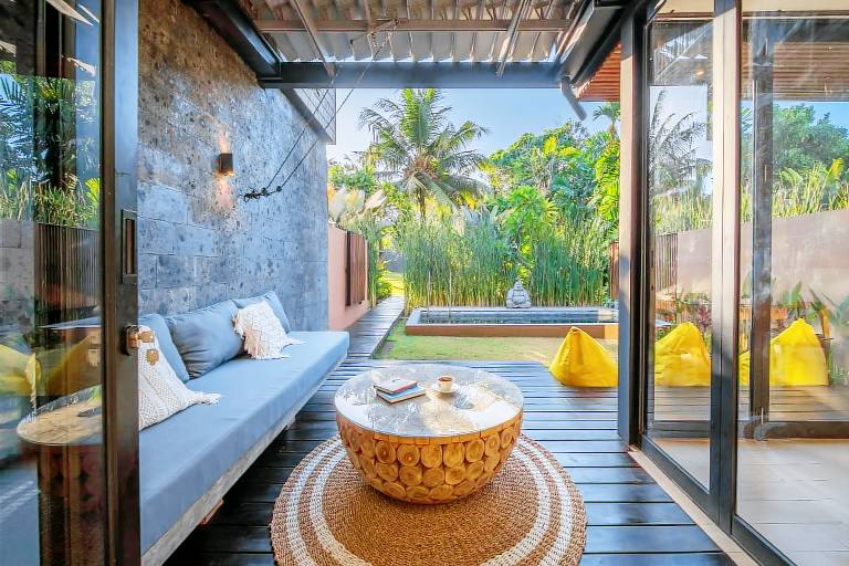 Villa with BBQ, pool & yard | Perfect for remote work — photo 3