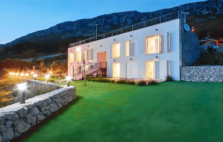 Fully equipped lovely villa with pool, BBQ & garden | Suitable for remote work | Dogs allowed — photo 3