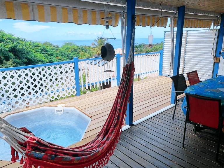 Cabin Bouillante