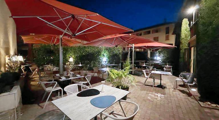 Le Victor Hugo - Hotel et Restaurant - Logis Hotels — photo 3