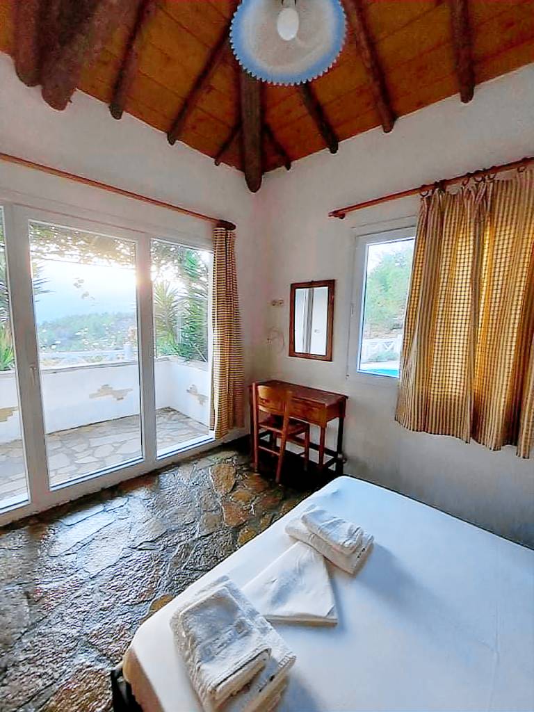 Beautiful house located on a hill, with a spectacular sea view — photo 2