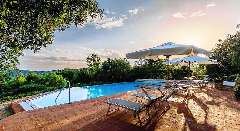 Charming villa with jacuzzi & pool | Pets are welcome in Gaiole in Chianti