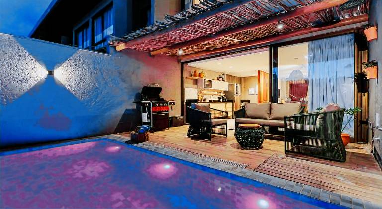 Vacation home with jacuzzi & pool — photo 3