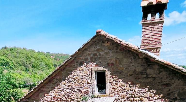 House with pool in Cortona