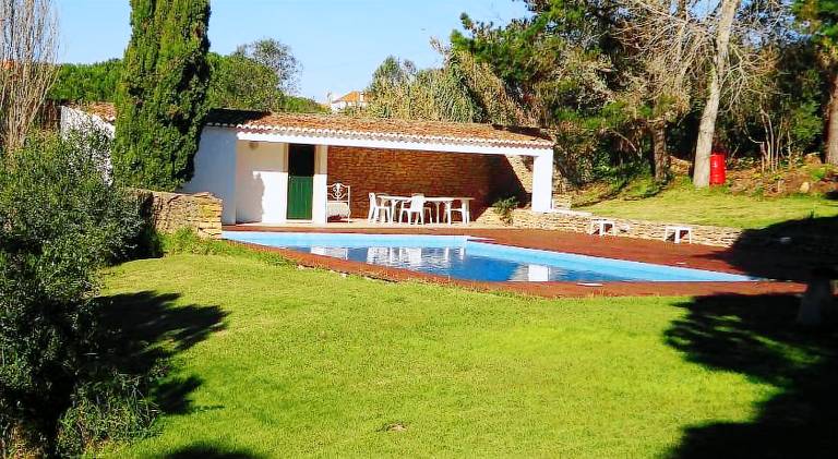 Villa with pool — photo 5