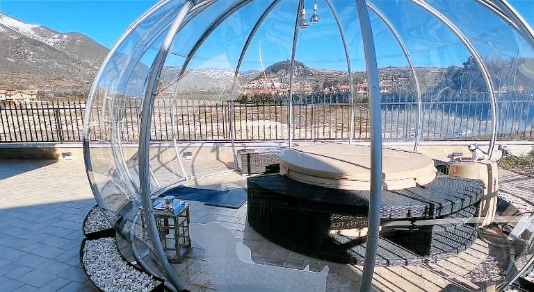 Vacation home with hot tub — photo 3