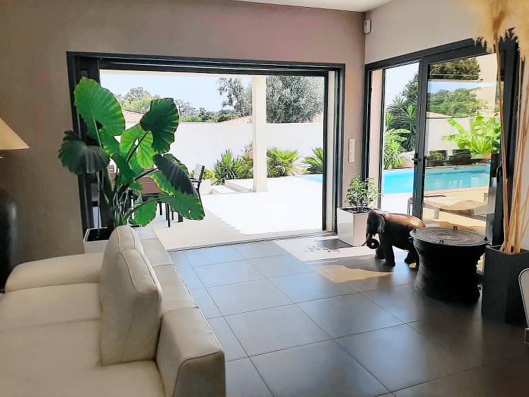 Villa with yard, private pool & barbecue | Pool view — photo 3