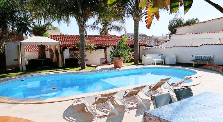 Beautiful villa with jacuzzi & pool | Pets allowed in Castelvetrano